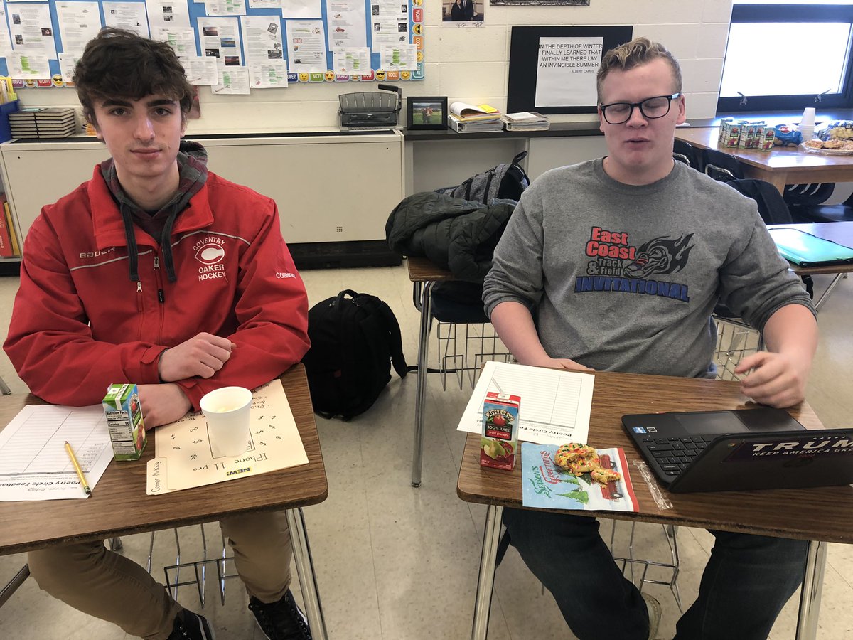 OakerELA's tweet photo. Period seven seniors in Mrs. Boyle’s class won’t be outshined by period five today! Shakespeare would be proud! Thought provoking ideas and creative expression meet! #oakerpride #14lines #collageart @LimaBoyle @CoventryOakers https://t.co/t2EfZI83hG