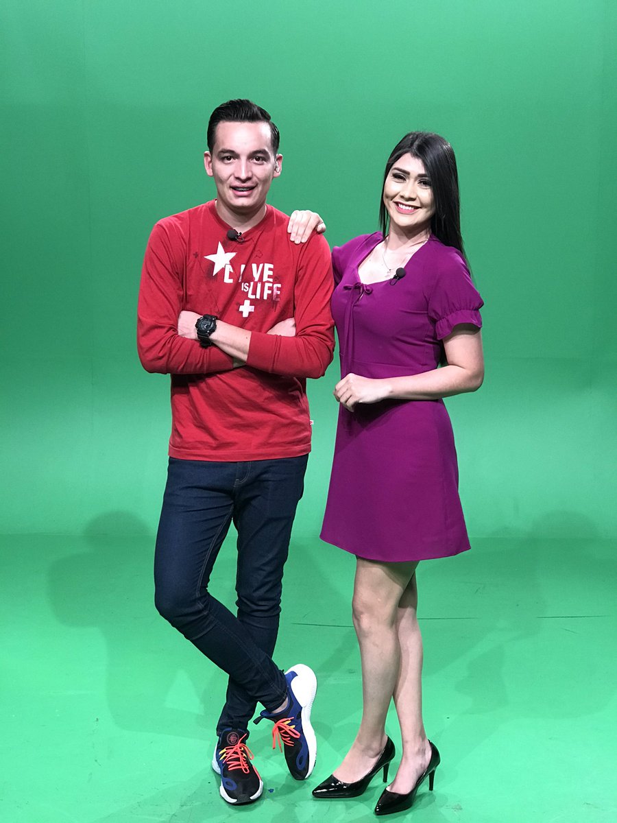 HCHTelevDigital's tweet photo. Al aire su programa #SoloLlamadas coméntanos ¿Cuáles son tus metas a corto plazo en este #2020? Y míranos en vivo a través de https://t.co/ULszeqSt1R https://t.co/xBUvKG8Xqm