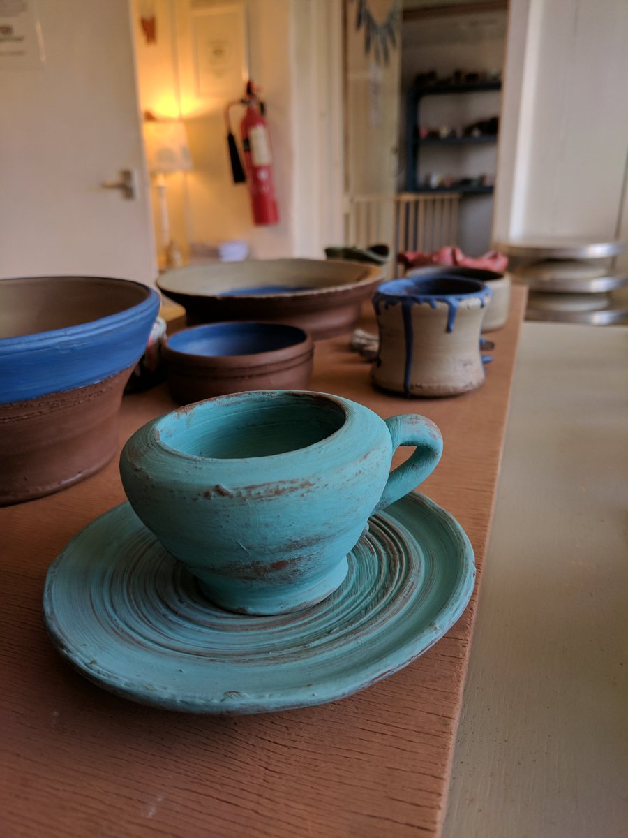 zdslade's tweet photo. @PotteryThrow @eastnorpottery #unglazed #delftblue #drip #fishjug #lovelyweekend #newskill #somuchfun https://t.co/1HNxqloI5l
