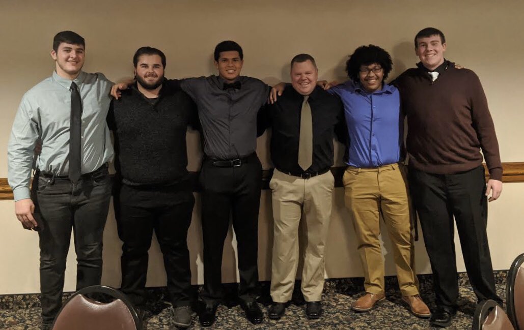 Thanks to these guys for stopping to get one last photo. You guys gave me, the group, and the team all you had!    #BIGskill #StowOL 
<a href="/jonah64431268/">Jonah Walters</a> <a href="/MasonMennell/">Mason Mennell</a> @vanshyjka67 <a href="/Z_Phillips00/">Zach Phillips</a>