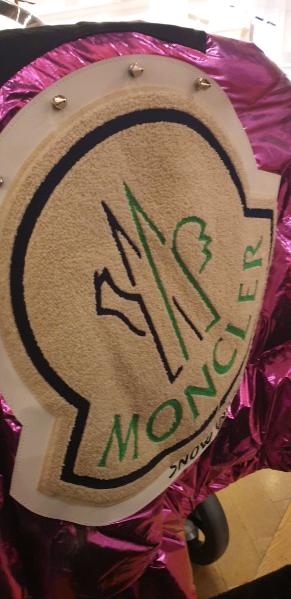 TonyAllam's tweet photo. Moncler and Macy's....
75% discount...
So what ...????

@NadaBoustani
@Macys
@Moncler
#macys
#moncler https://t.co/VLu0FBwy2y