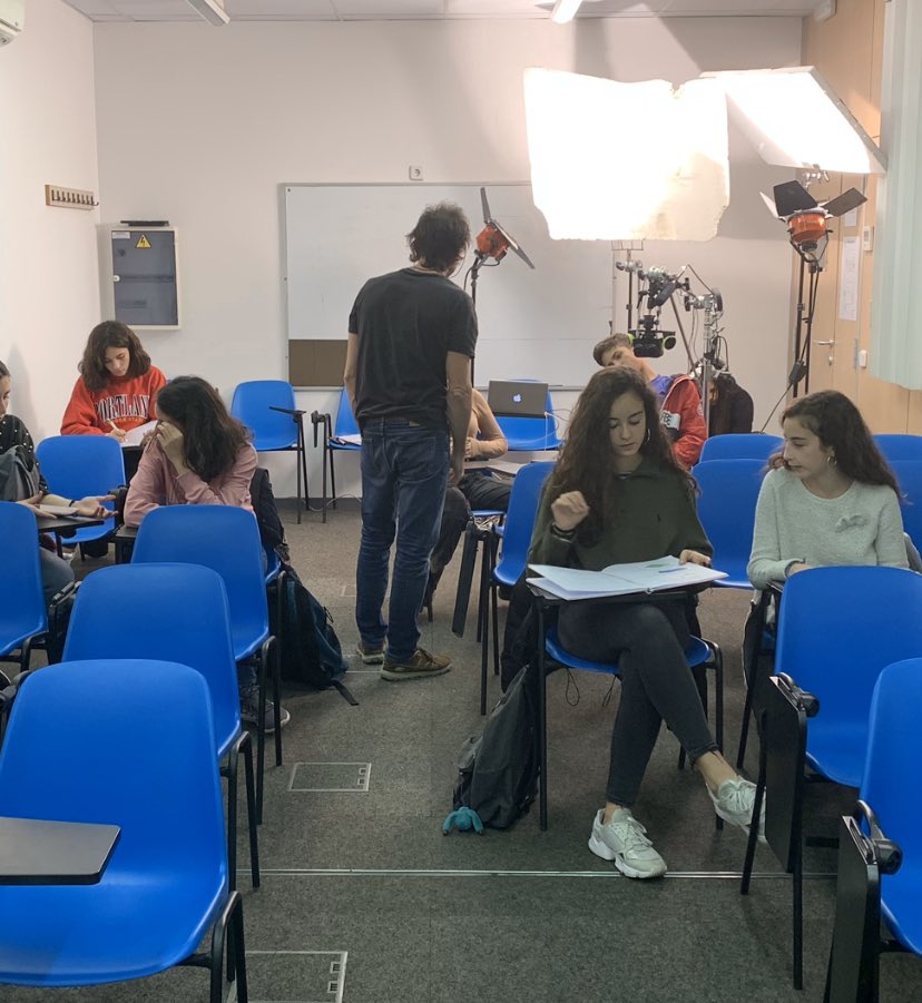 Recreamos situaciones de acoso en realidad virtual, donde las/los chavales tienen la oportunidad de ser y sentirse en todos los roles acosadores, víctimas y consentidores, para activar así la empatía y cambiar conductas #stopbullying #stopacoso #coeducar #herramientasparacolegios