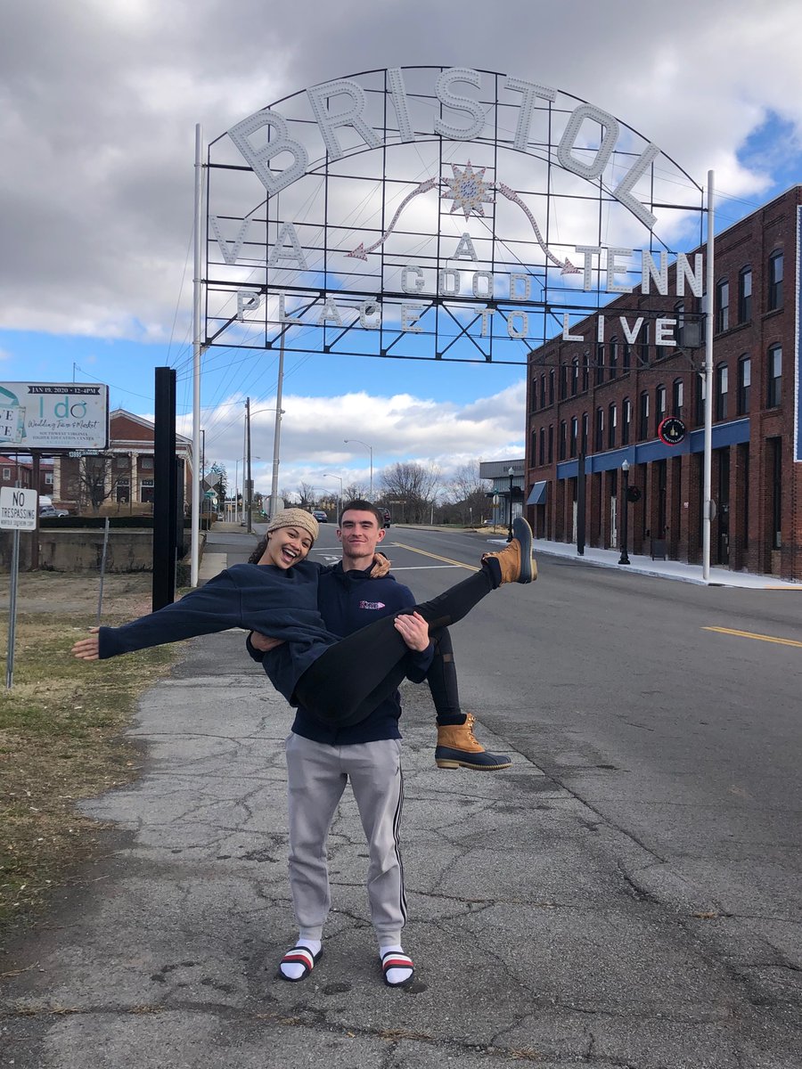 natalieorts's tweet photo. Hi Twitter it’s been awhile just stopped in to let y’all see my new home @mmjr_9 #BrTn https://t.co/xg4ITwVmm9