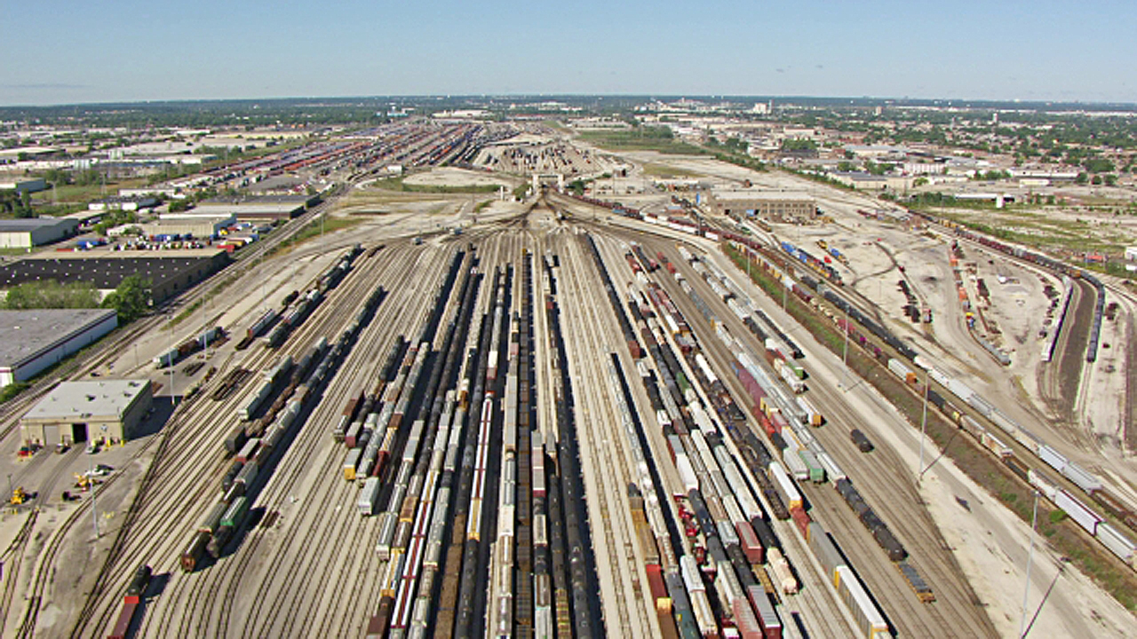 David Perell on Twitter: "The Belt Railway is the largest train switching  company in America. They dispatch ~8,400 cars per day. And it's based in...  you guessed it!... Chicago. https://t.co/B00DUOXUHJ…  https://t.co/jyvTUMVWyi"