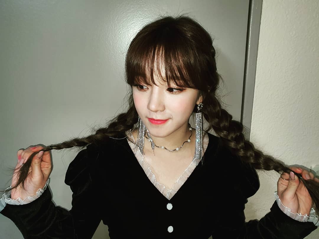 official_i_dle's tweet photo. [#우기] 2020 좋은 일만 있길 바라요 ♡
Hope 2020 can be a year without bad things ♡
希望2020年 可以对我们都好一些♡
Neverland  I love you all
Always here with you guys
💜❤

https://t.co/89aN1sUj2u https://t.co/Uu3FN1IwaZ