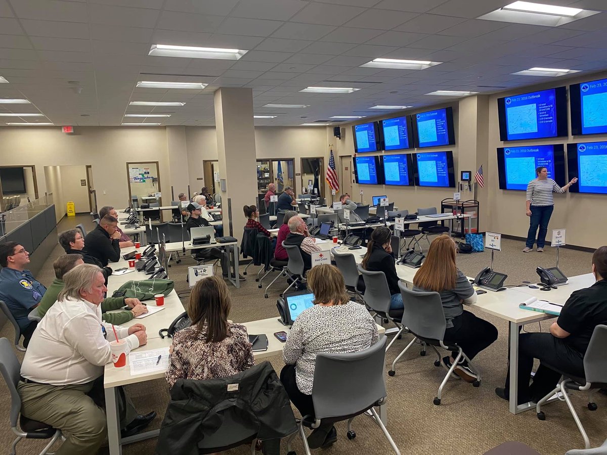 TeamTangipahoa's tweet photo. Tangipahoa Parish Emergency Management is hosting the SkyWarn class by the National Weather Service. Thanks to Ms. Manning, Meteorologist from the Slidell forecast office for the instruction. This class trains interested citizens on how to report severe weather. https://t.co/dBQNH3mLzT
