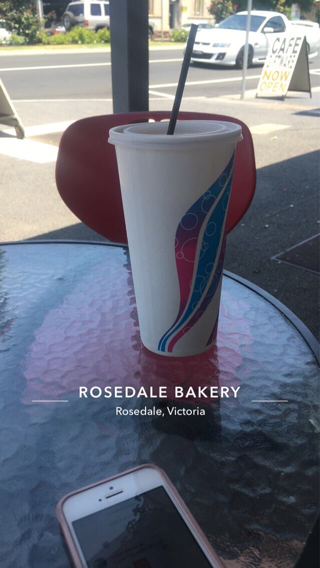tomrio_'s tweet photo. #chocshake from #RosedaleBakery. A step back in time to this classic fish & chip shop/bakery/general store. Good value for the $6 outlay, though the plastic straw let this #shake down. Full-bodied flavour and thickness makes it a compulsory stop heading east on the M1. 8/10. https://t.co/i246bdZeFn