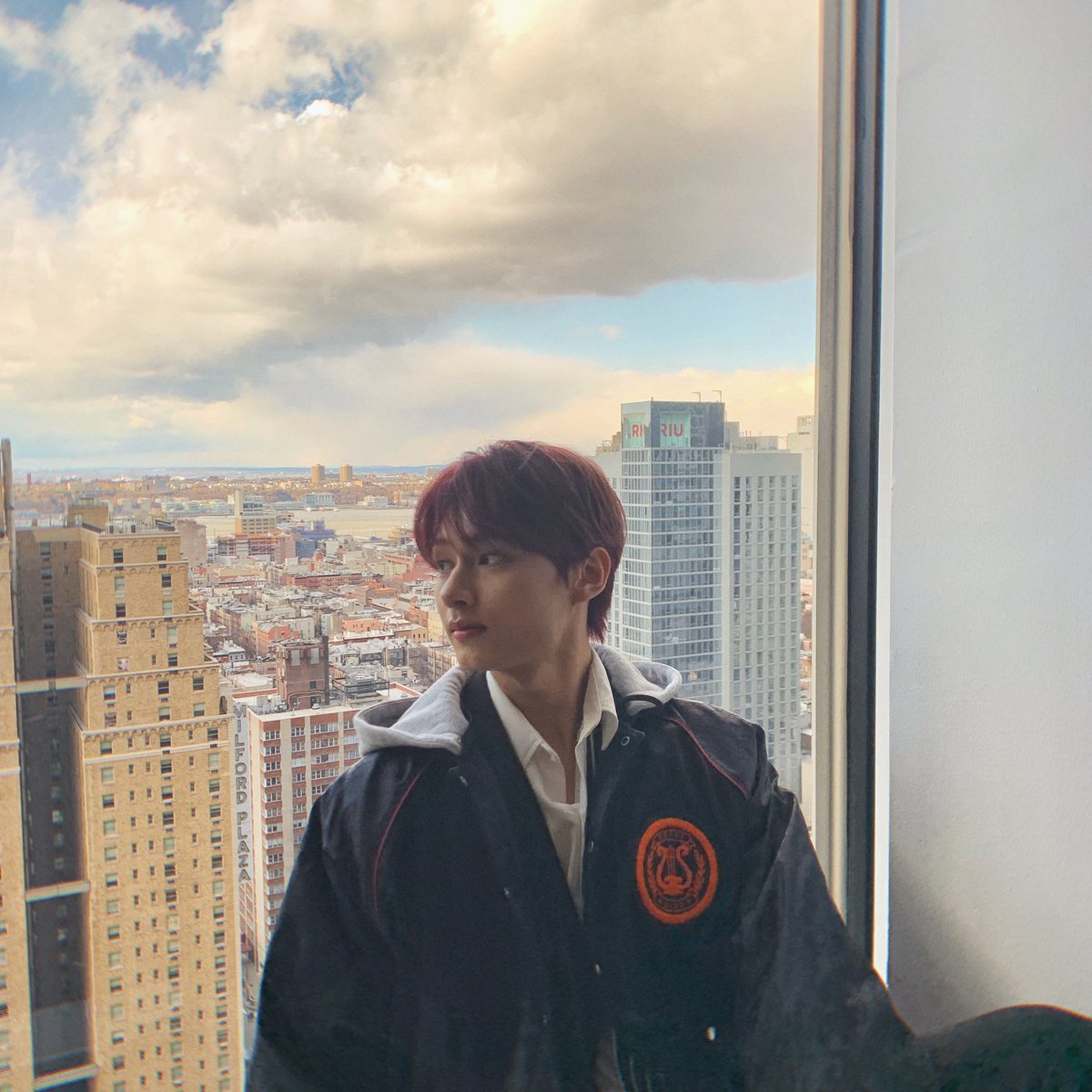 pledis_17's tweet photo. [17'S JUN] ☁️☀️

#NowSVT https://t.co/dv8jS2y5hS