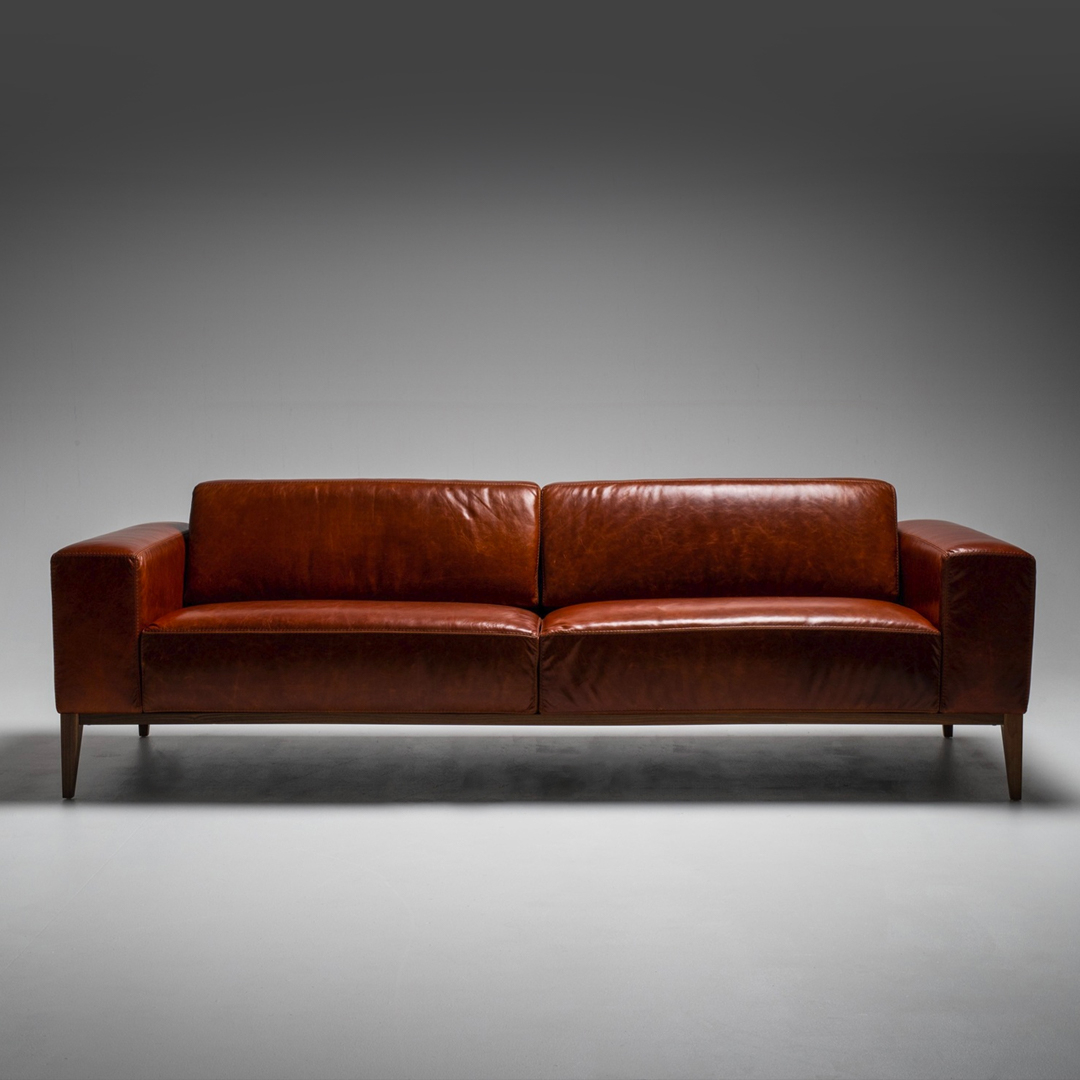 AmericanLeather's tweet image. For the most discerning tastes, the Ryker. Available exclusively at @ContDesGroup Authorized dealers. ⁠
amlea.co/cdg
#AmericanLeather #CDG