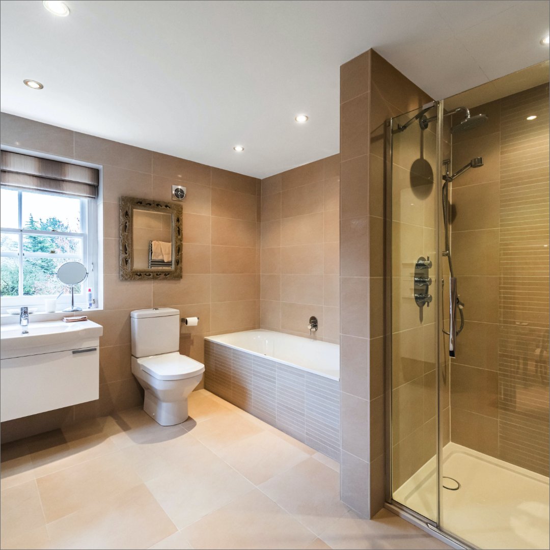 📍Little Laver Road, Matching Green

👉 Five Bedroom • Mature Gardens • Driveway For Ample Parking • Garage • Over 4,000 sqft. • Games Room • Grade II Listed • Period 1600’s Property • Stunning Views • Large Plot

💵 Offers in excess of £2,000,000