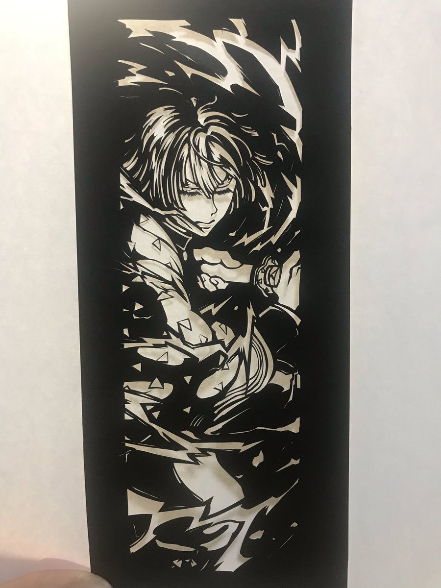 依頼された切り絵完成!!
鬼滅の刃/我妻善逸
 
作品部分は5×16cmくらい 