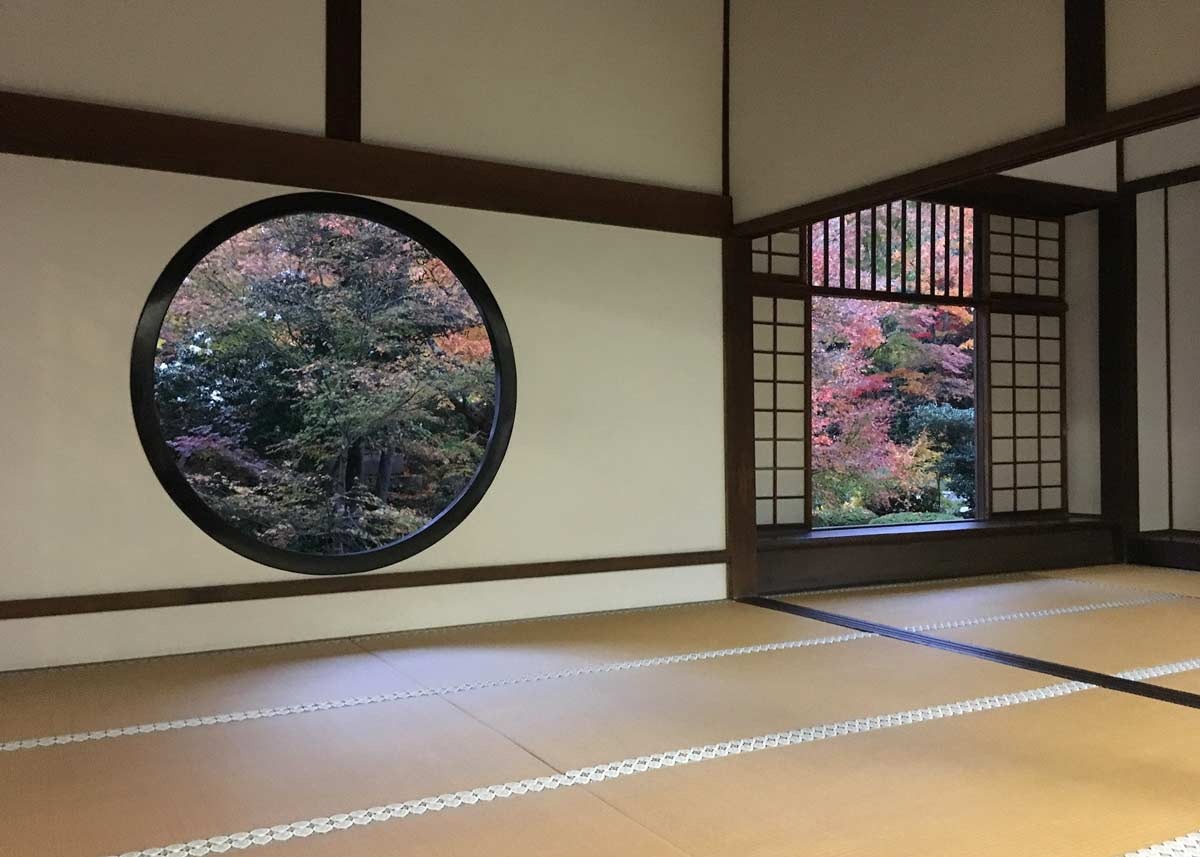Art21JPN's tweet photo. 【Shoji (障子)】
"Used as doors, windows, and room dividers alike, shoji screens are one of the most recognizable forms of Japanese architecture, art, and design."
［Japanese Art Culture No. 88 (Ⅰ)］
#Shoji #ShojiScreen #Paper #Japan #障子

《Web》https://t.co/cwUWgVpG3O https://t.co/dQf36cO8tF
