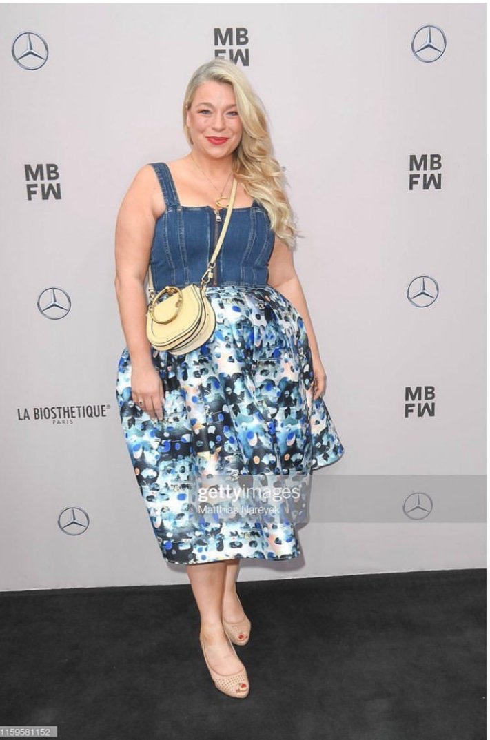 prachikuchroo's tweet photo. Printed blue skirt for plus size women available in India. Visit https://t.co/9UyzQ9bvj2 
#mumbaifashion
#Mumbai #fashion #indiangirl #indianwomen
#plussizefashion #plussize #plussizestyle #plussizeindia #plussizewomen #india https://t.co/CFzbzMxlzW