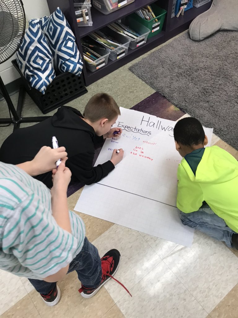 MrsPartlow3's tweet photo. Reviewing expectations by doing a gallery walk! Great way to start our week back to school. #MiddieRising #ChampionsDreamBIG https://t.co/Bia7GxrS7P
