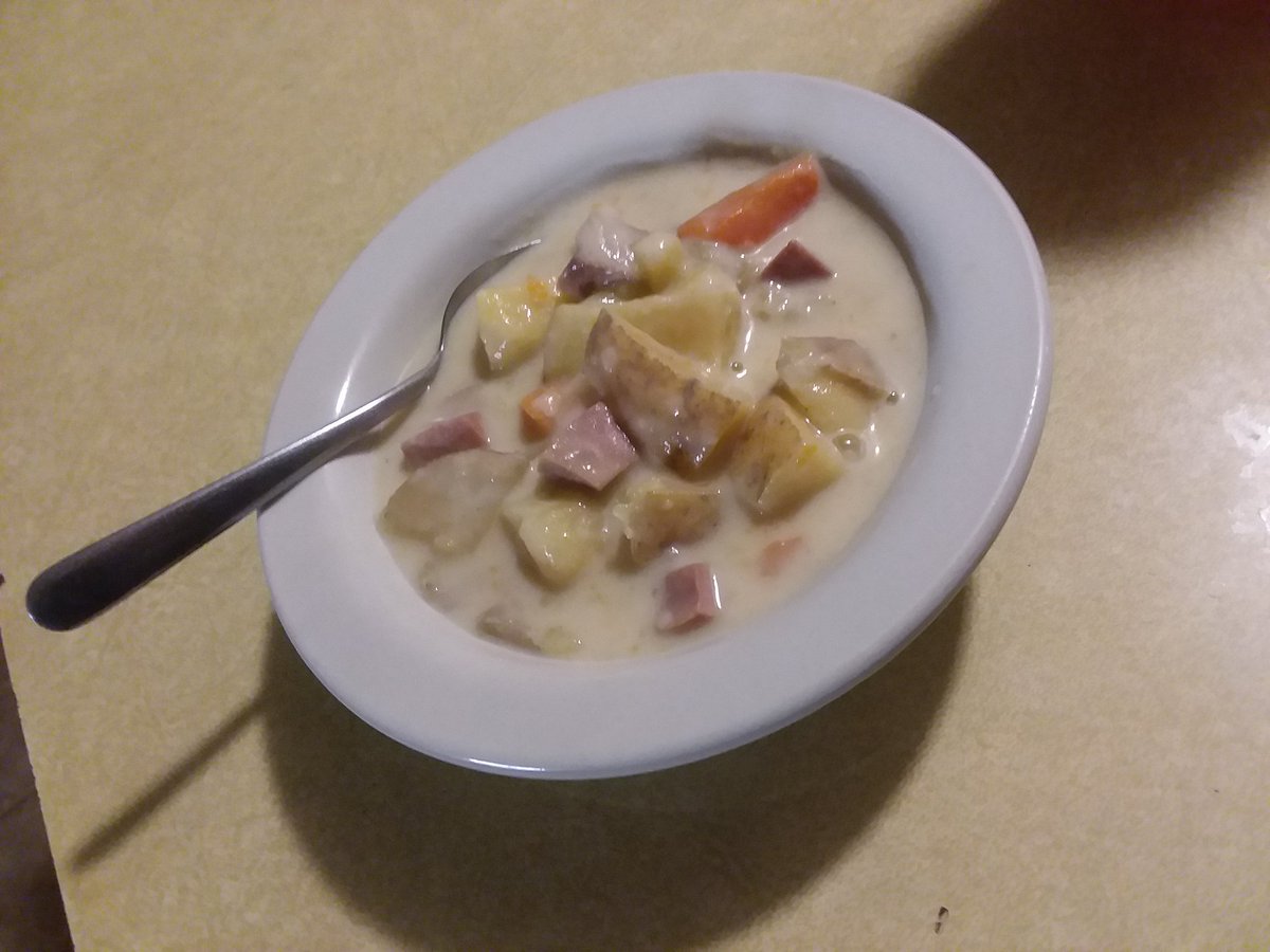 Mercy_HydeKMG's tweet photo. Made a soup tonight. Worked out. Working on my #mercyunscripted. Staying in my crypt tonight. Its an ice box outside. #ghoulcancook #mercydesdemona @HORRORTUBEARMY https://t.co/f4y5cyaT4L