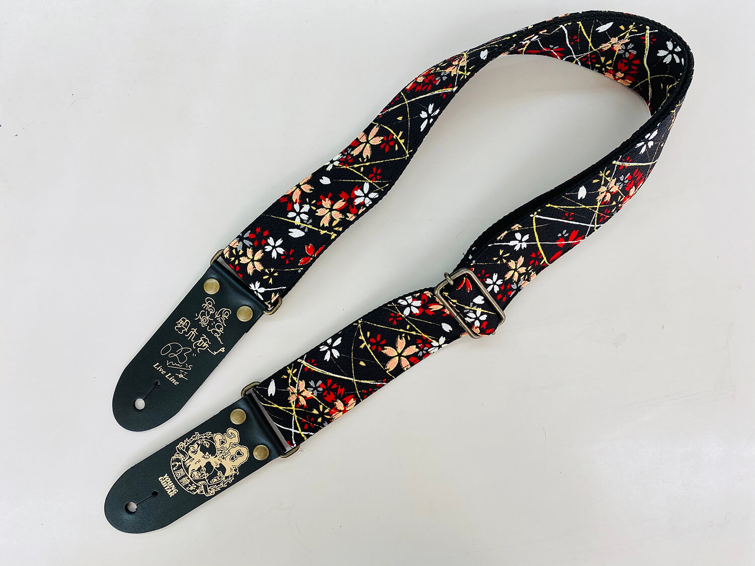 YOUNG GUITAR 人間椅子　コラボ　ストラップ YOUNG GUITAR 人間椅子 コラボ ストラップ 【公式通販】