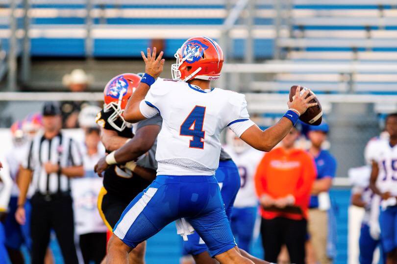 coach_parden's tweet photo. After I great conversation with @Coach_Vince_ , I am blessed to receive my first offer from Louisiana College!!🧡 #LCommitment https://t.co/lSiNGIggas