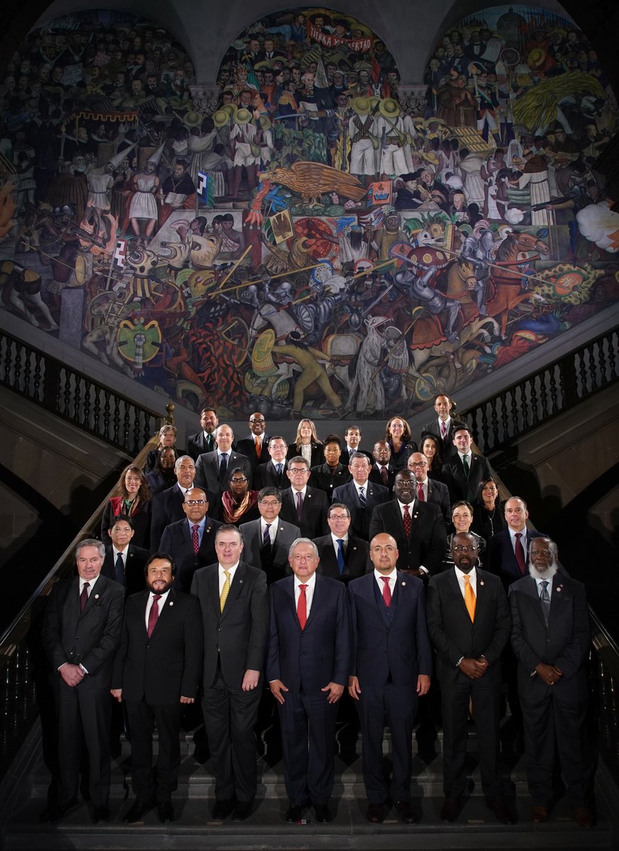 Mexico asumió hoy la presidencia de la Comunidad de Estados Latinoamericanos y Caribeños. Nos acompañan ministros, viceministros, embajadores y representantes de 29 países y organismos regionales. Buscamos la cooperación para el desarrollo de nuestros pueblos.