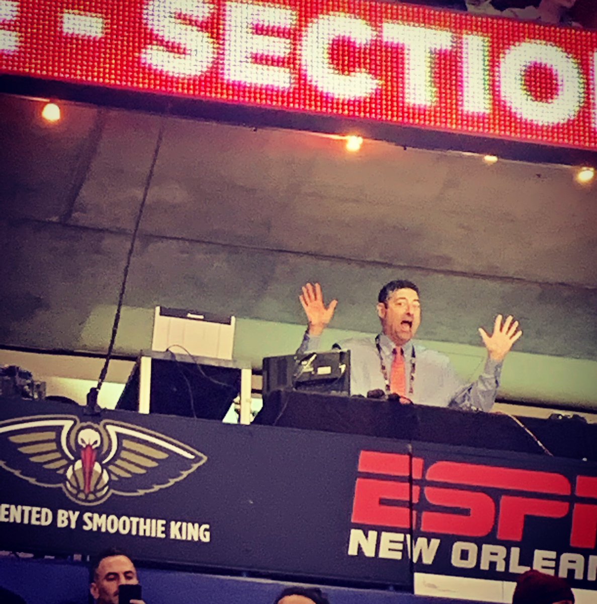 DrMacKenna's tweet photo. #PelicansGameday #WBD #TheGraff @NTGraff https://t.co/CkaYrPiBve