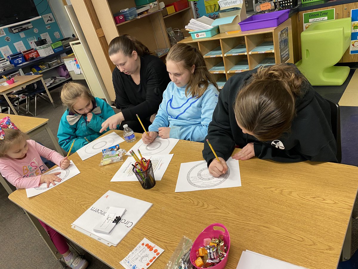 Lori Quinn tweet media