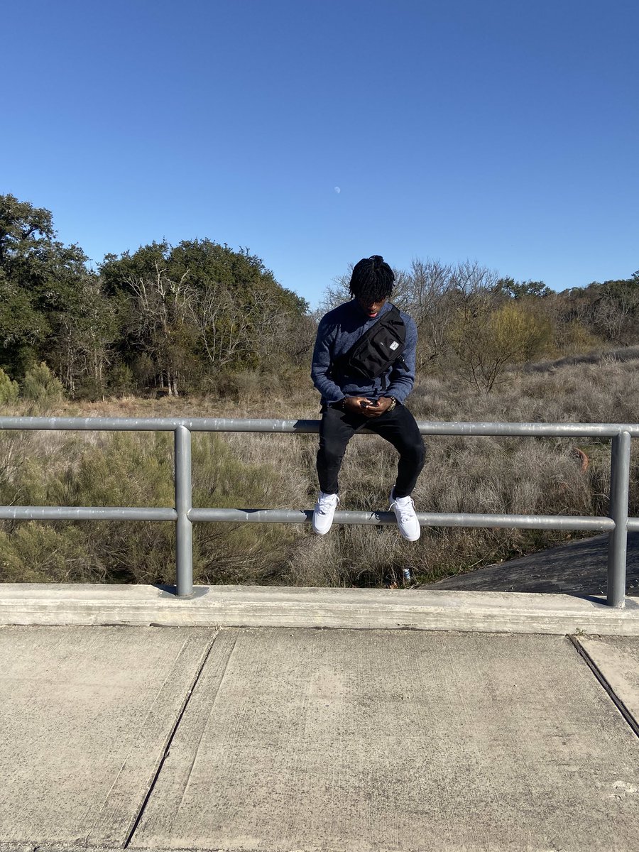 MadeDifferent__'s tweet photo. 🤙🏾 https://t.co/MXgB99J0I1