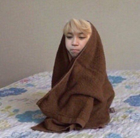 JC727701531's tweet image. Well, eh estado viendo y los albums no están tan caros como pensé, but, aquí el problema es el puto envió que cuesta tres riñones y unos Cheetos flamin hot&amp;lt;/3

Eso me pasa por vivir en mi pueblito olvidado hasta por Dios 
@BTS_twt  #MAP_OF_THE_SOUL_7 #BoyWithLuv #iHeartAwards