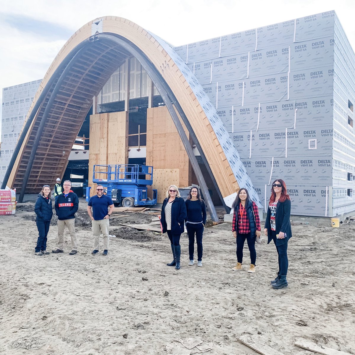 Had the opportunity to tour the site today with six of our seven inaugural staff members! So exciting to see our future teachers in their future classrooms!!! #LMArisingTIDE #catchthewaveLMA #legacymagnetacademy @TUSDschools @tustinusd @suptfranklin