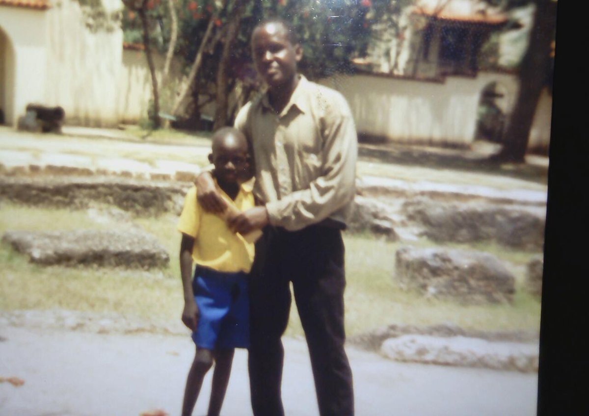 McaTricky's tweet image. The engineer in disguise,at a very tender age , this man embracing the engineer was an angel sent by God. He saw the engineer's potential and fully supported him, thanks to one Mr.Mbuta I promise to pay your loyalty back huge 💪💪
#Tbt #Billynatricky @BillyMiya @radiomaisha