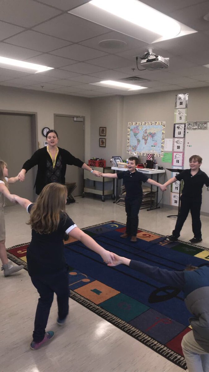 pennyr73's tweet photo. Had fun teaching my 3rd graders @RossvilleAcad to do-si-do and dance to “Old Brass Wagon”. So fun! #bethetiethatbinds https://t.co/qxqCJDJl70