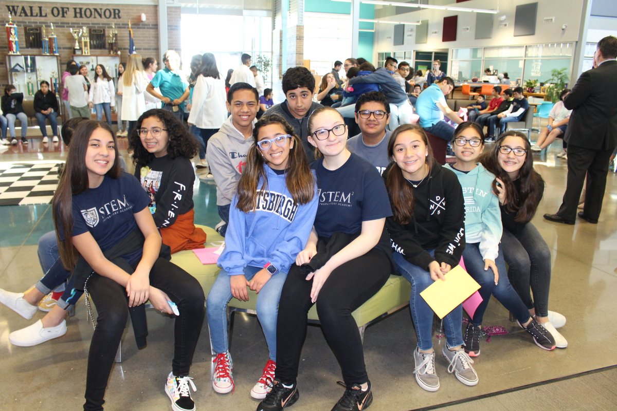 HSHPhealth's tweet photo. StemΒ² Preparatory Academy students came to visit HSHP and got a dose of Phoenix life! We enjoyed prepping for surgery, taking tours, and learning some surgery techniques. It was a great morning spent with these young, bright minds. #HSHPhealth #STEMPrep #PhoenixLife #WeAreHCISD https://t.co/ITdB5dzYIV