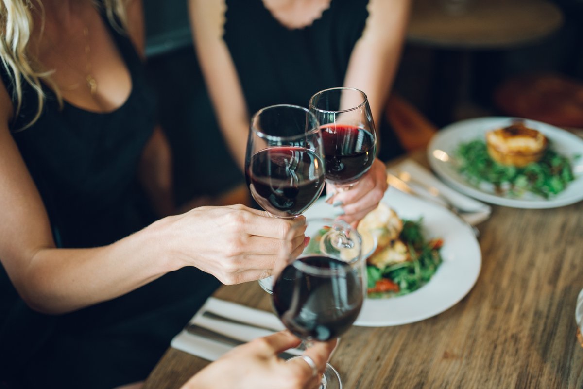 The Milton Hare (@themiltonhare) on Twitter photo Going to <a href="/cocklebarrow/">Cocklebarrow Races</a> races this Sunday? POP IN for a post-race ROAST! Call the girls on 01993 835763 to reserve your table. Serving from midday-8pm.
#cocklebarrowraces #cotswolds #goodpub Going to <a href="/cocklebarrow/">Cocklebarrow Races</a> races this Sunday? POP IN for a post-race ROAST! Call the girls on 01993 835763 to reserve your table. Serving from midday-8pm.
#cocklebarrowraces #cotswolds #goodpub