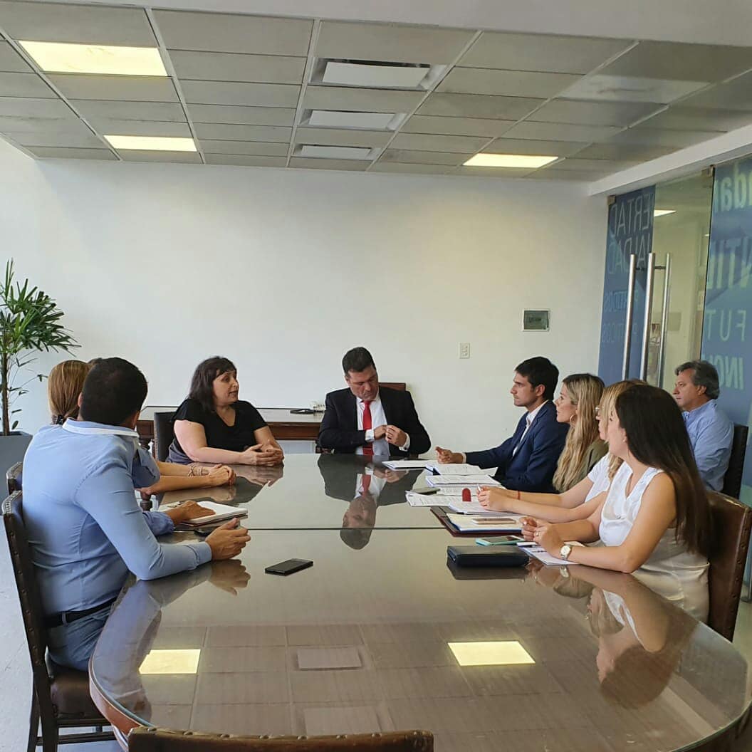 XimenaGarciaBl's tweet photo. El día de hoy, nos reunimos con autoridades de @avaecesociacion✈ para conversar sobre la incertidumbre y perjuicios que está causando el impuesto PAIS a las agencias de turismo minoristas📉 https://t.co/TnEyJey68A