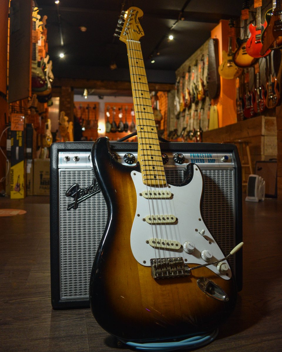 Check out this amazing 2-tone-sunburst Squier JV Strat from 1983. Available at Wunjo's now! 
.
.
#wunjoguitars #wunjo #wunjoelectrics #wunjoacoustics #vintageguitar #denmarkstreet #denmarkstreetlondon  #londonguitars #londonvintageguitars