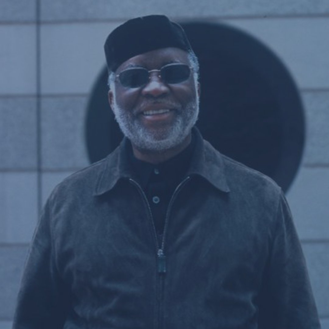 🗞🖊 Journalist quotes - <a href="/villagevoice/">The Village Voice</a> 

« [Ahmad Jamal Trio]...the most architectonic of piano trios, perhaps the first to really explore the sounds of silence and make them sit up and sing. »

Gary Giddens, The Village Voice

#ahmadjamal #ahmadjamallegacy #jazzvibes #quotes