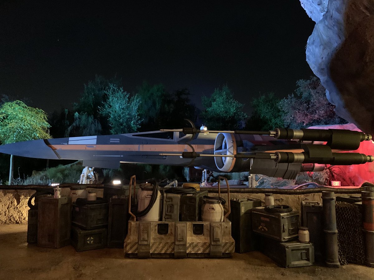 uyenosc's tweet photo. Disney has outdone themselves with the Rise of the Resistance ride at Disneyland.  Well worth the wait.  @disneyland #disneylandtoday #disneylandap #riseoftheresistance https://t.co/AqtDU9Op53