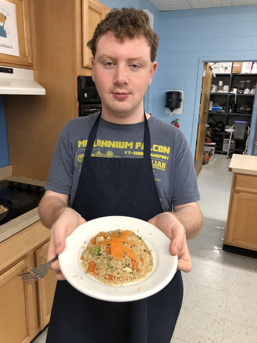 LiDebona's tweet photo. Students create and plate a dish using Chinese vegetables @MHSSPrincipal https://t.co/6t8TooryrF
