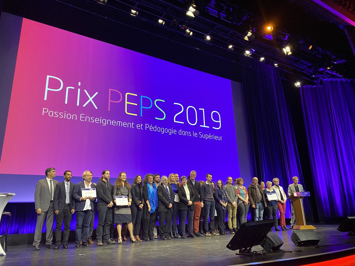 tiffpons's tweet photo. Les lauréats des certificats d’excellence des #PrixPEPS bravo à eux ! Le détail des projets sont en ligne sur le site du #mesri https://t.co/0N1TJrO0DC