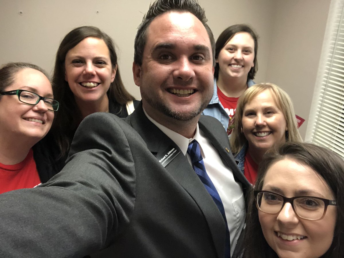 crystaldark's tweet photo. A big thank you to @ChrisLatvala’s legislative aide for meeting with us today. We’re so thankful for Michael taking the time to meet with @MomsDemand volunteers today. #FlaPol #EndGunViolence https://t.co/uKncmF1n0D