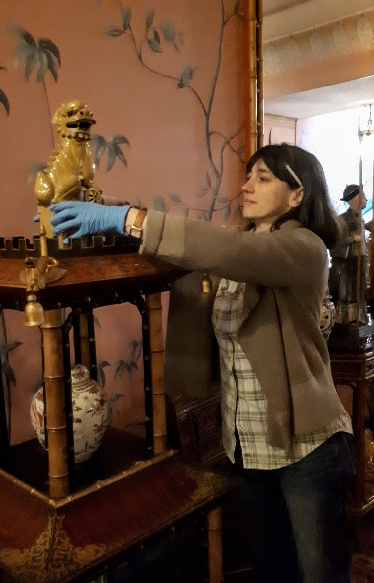 Saschaloske's tweet photo. The Stranglers, or: Heads will roll. - Moving some 18th century Chinese "nodders" or "shaking figures' and a pair of charming "Dogs of Foo" in the Royal Pavilion @BrightonMuseums today. #movingandshaking #closedweek https://t.co/a9COMwfd9M