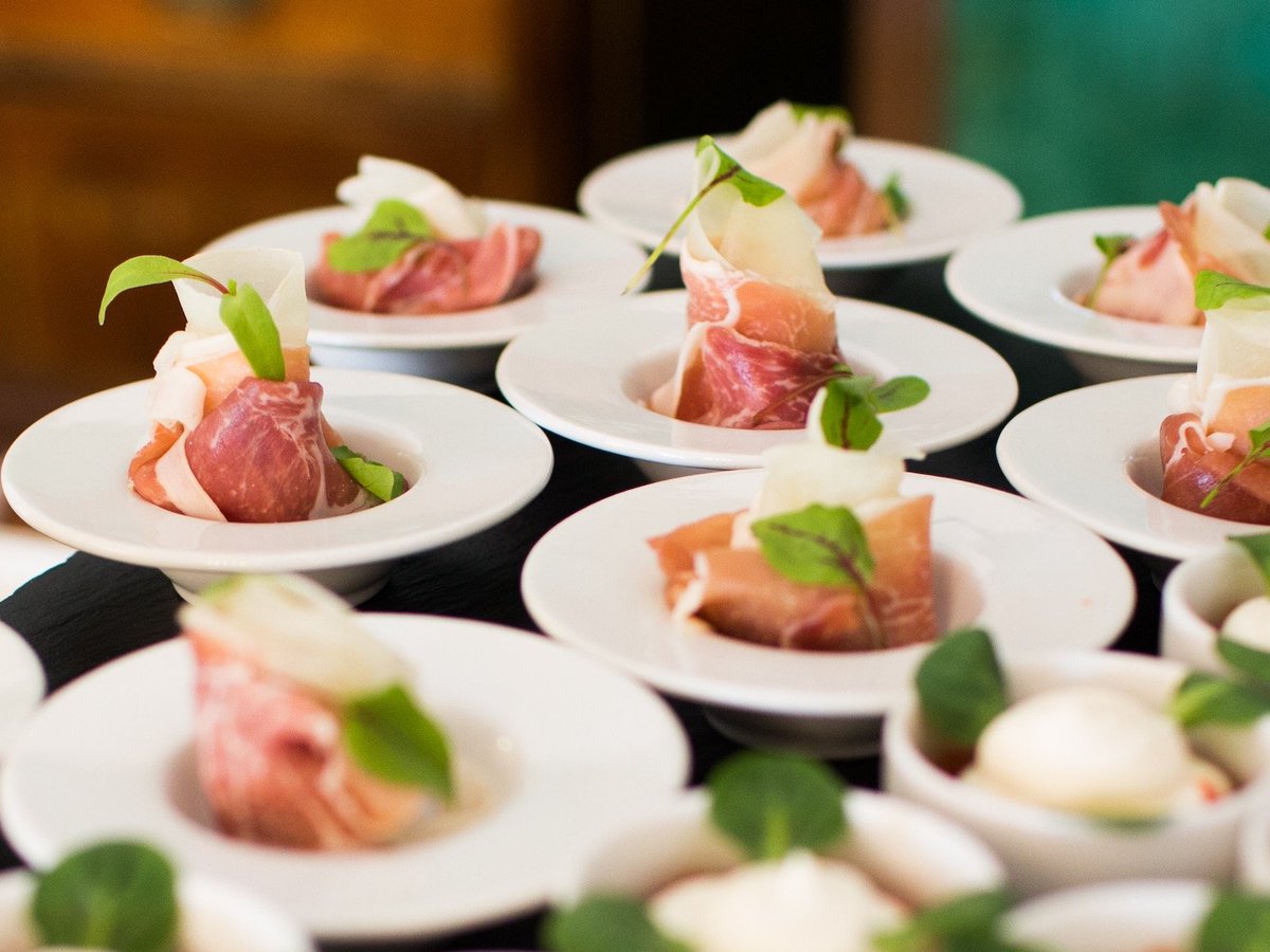 #DoThis: Join the Dans of @DanDanMKE, plus an impressive slate of chefs including Zach Engel of <a href="/GalitRestaurant/">Galit Restaurant</a>, @StephanieIzard of @girlandthegoat_ and Alex Seidel of <a href="/MercantileDEN/">Mercantile</a> at the Dim Sum + Give Some gala on March 24. #RaiseMKE #kennedysdisease dlvr.it/RNcZS8