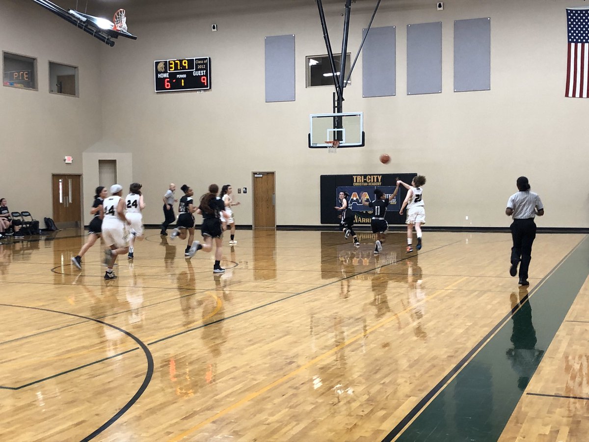 azcaa_athletics's tweet photo. #Throwback to our MLK Classic girls action showcasing Desert Heights Prep vs Tri City Christian! 🏀
#Basketball #Bball #CAA #MLKClassic #GirlsBasketball #Athletes #AZSports #AZCAA https://t.co/sIowrvMtZJ