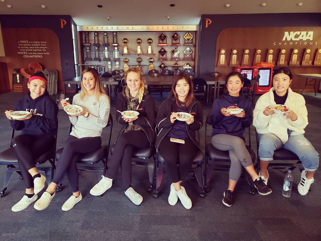 WavesFuel's tweet photo. Wavesfuel Wednesday with @WavesGolf breakfast parfaits, building performance plates and best practices for nutrition, hydration and sleep for optimal health and golf performance.🏌️‍♀️⛳🌊 #wavesfuel #studentathletewellness #performancenutrition https://t.co/onSQQTzTFn