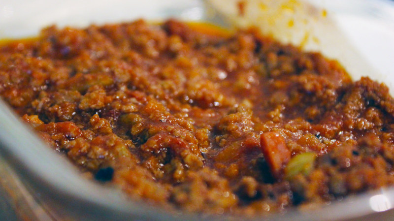 foodiestrip's tweet photo. Quella del #ragù è una storia che parte dal '500 e ne nasceranno presto due versioni principali, quello #napoletano e quello #bolognese. Ecco le loro origini e le differenze https://t.co/2lxtbF7OlG https://t.co/EiKXrMOOZi