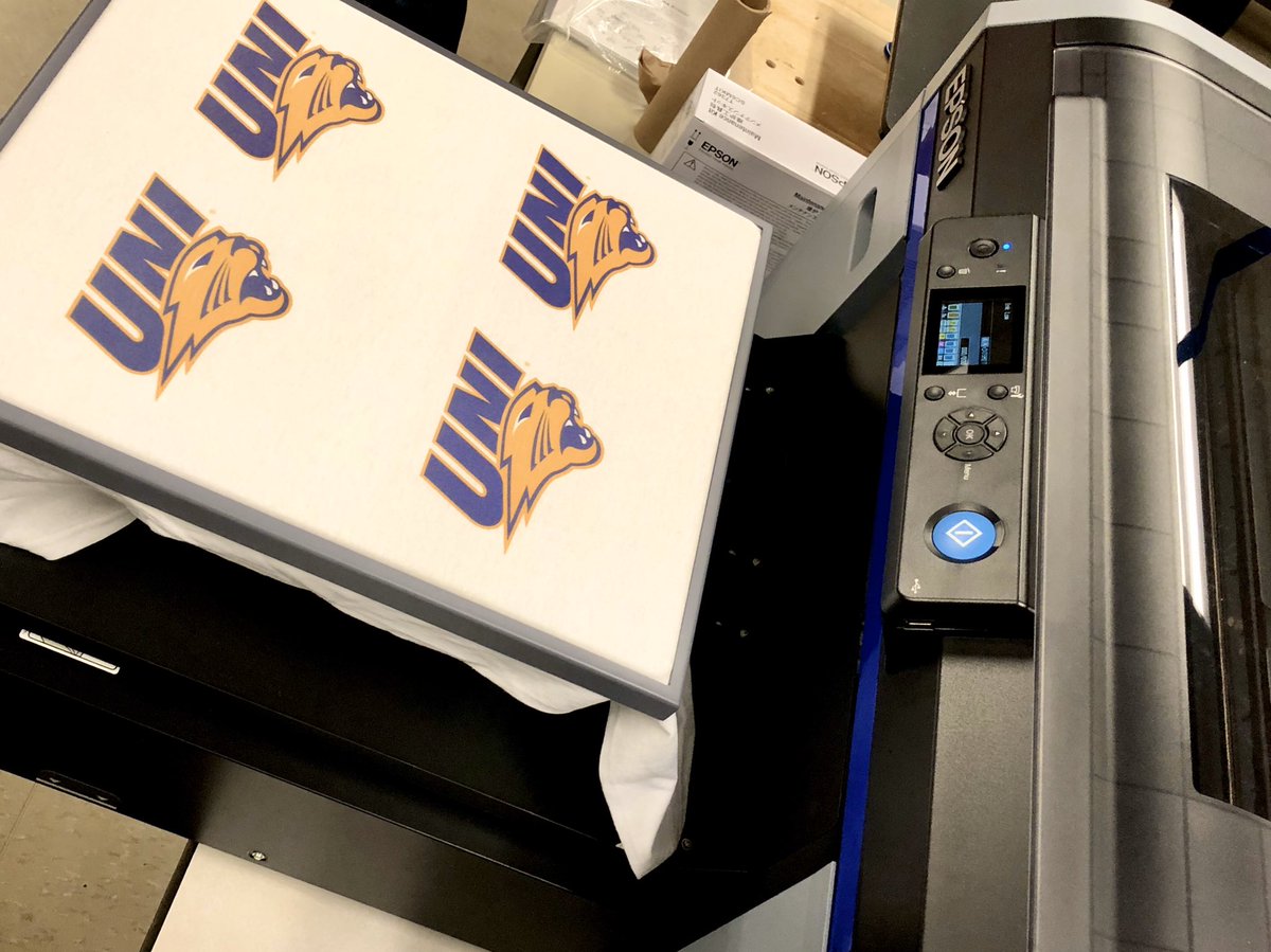 GrafxUni's tweet photo. We’ve got new tech in our building and we can’t wait to share the possibilities with student organizations on campus! Come check out our new Direct to Garment printer today at our next club meeting! #graphictech #design #printproduction https://t.co/pu1ucoDnre