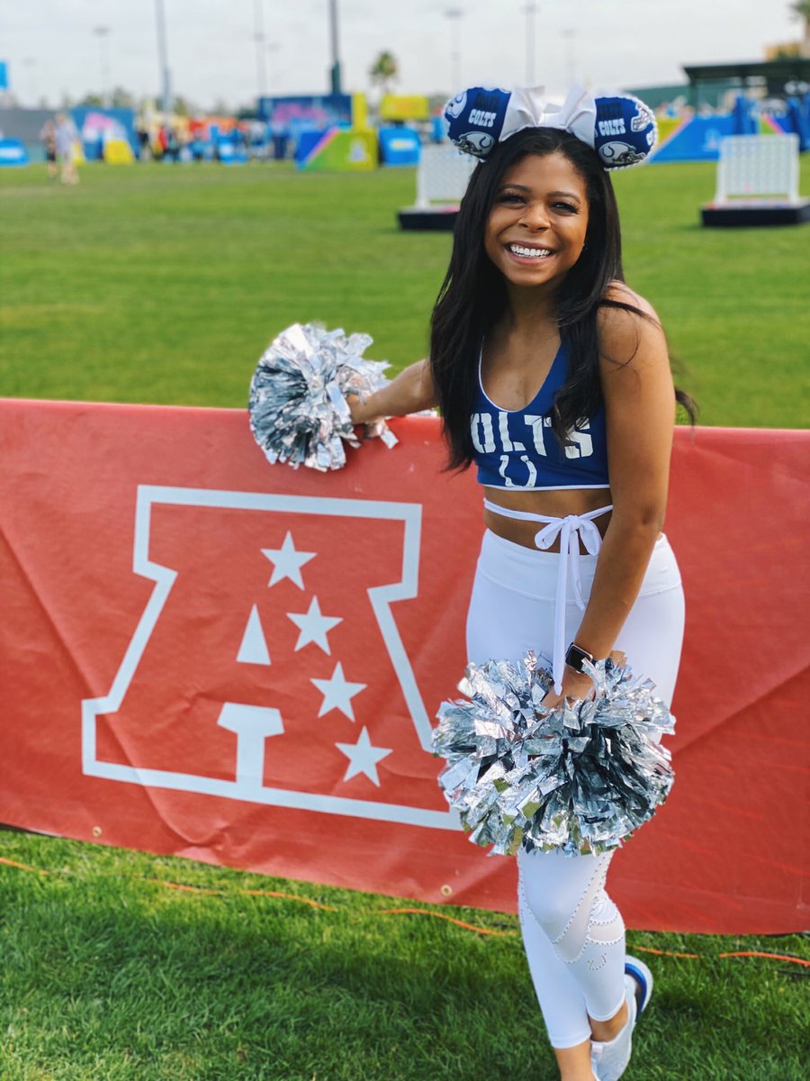 Ambria is all smiles as she takes the field for their first rehearsal🤩✨💙✔️