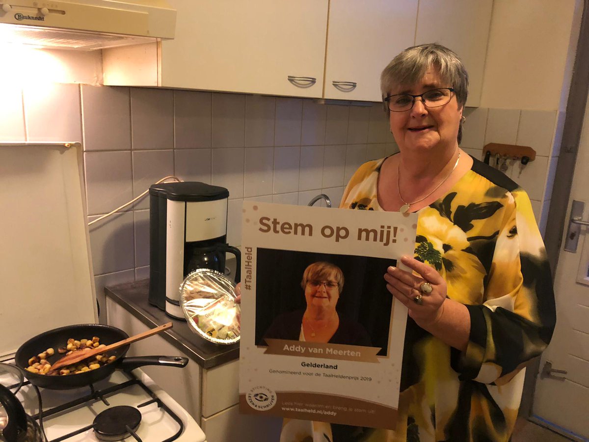 Man met nepwapen op Technovium #Nijmegen, de school van Victoire: "Het komt nu wel heel dichtbij!" Band <a href="/FerociousDog/">Ferocious Dog</a> treedt op <a href="/LuxorLive/">Luxor Live</a> en zamelt voedsel in voor <a href="/VoedselbankArnh/">Voedselbank Arnhem</a> en @Beeldbazaar eet mee met de Gelderse #taalheld Addy. 
Stemmen op Addy? ow.ly/Y8XH50y3h2L