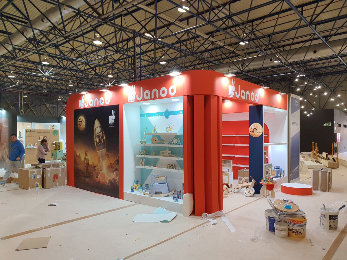 _MadProductions's tweet photo. Ultimando @fimispain en @Feria_Valencia 
.
.

#babykidspain #fimivalencia #fimibabykidspain #feriavalencia #standdesign #marketing #stands #montajedestand #construccionstands #diseñodestands #diseñostand #booth #exhibitiondisplay #feriasyeventos #congresos #exposiciones #eventos https://t.co/3LxswNxTHl