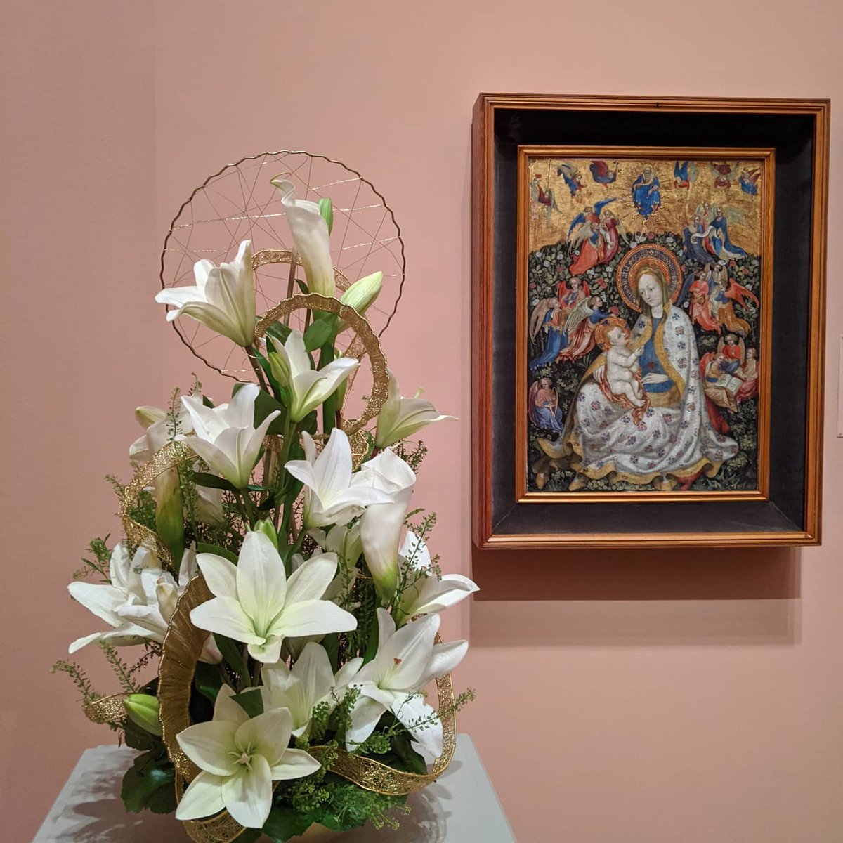 WorcesterArt's tweet photo. "Flora in Winter Epic Bloom" is happening now! Don't miss this floral feast for the eyes--and senses--through Sunday at WAM. https://t.co/rScyQ6m16v #2020flora https://t.co/5BG3OKRr6d