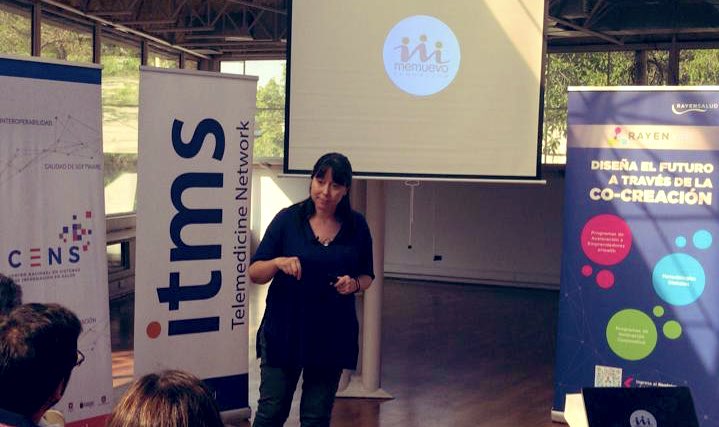 Rayen_Salud's tweet photo. Desde la perspectiva de los pacientes, @ceciliarod, de @memuevoCL, participa en el MeetUp “Celebremos el error” y señala: “Los emprendedores tienen mucho que aprender de quienes han cometido errores”.
#CensTechChallenge #RayenLab https://t.co/lFF9YV1chm