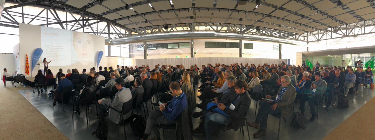 RosaParadell's tweet photo. En @joanduran1 i @asalafeixas han presentat al #SmartCatalonia el #laboratori, l' #observatori i el distintiu #SocSmart
Estarem d'acord en felicitar-los per la organització d'aquest inspirador congrés. Congrats companys! @tic @dmarcop @i2CAT https://t.co/QcPNd373fx